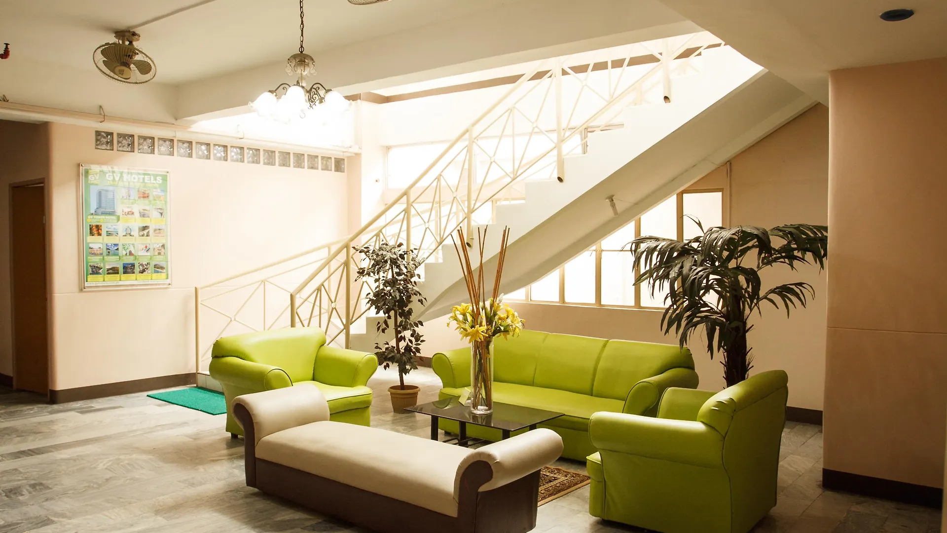 GV Hotel - Davao Stadt