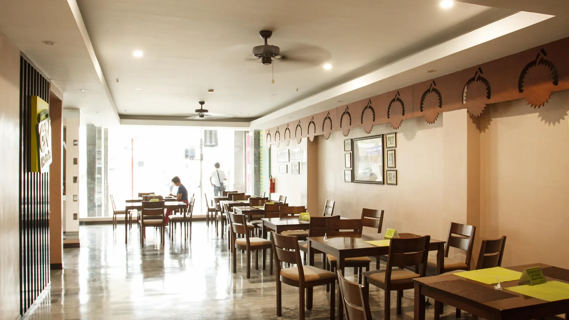 GV Hotel - Davao Stadt