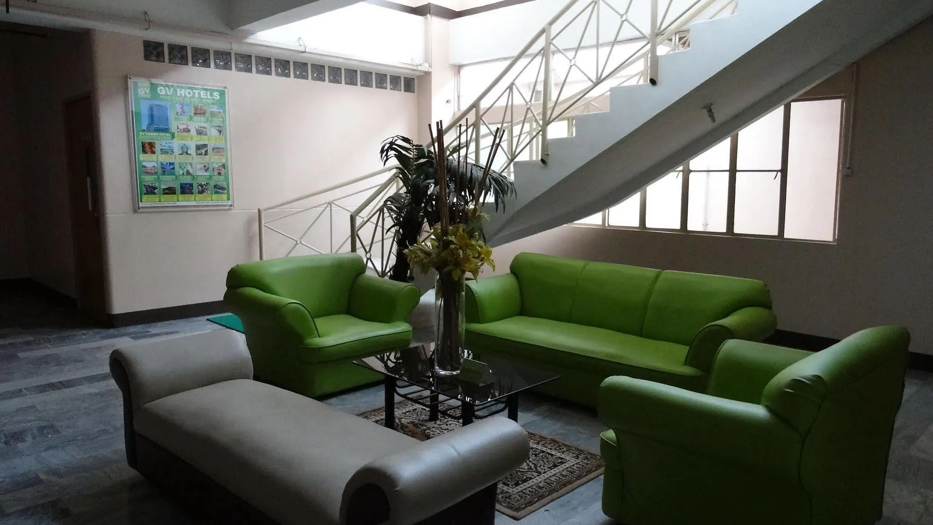 GV Hotel - Davao Stadt